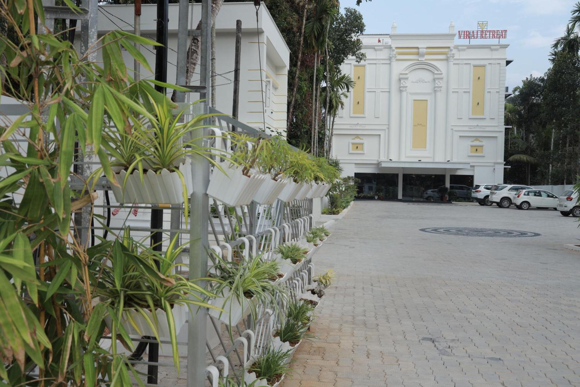 Viraj Retreat Hotel Mundrothuruth Exterior photo